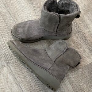 UGG Kristen  grey boots